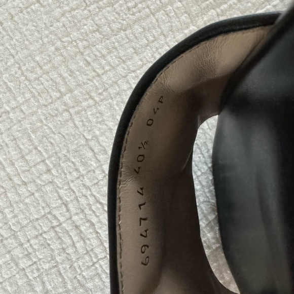 Gucci logo slides - Picture 6 of 7